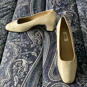 Shoes
 
Great condition, worn once